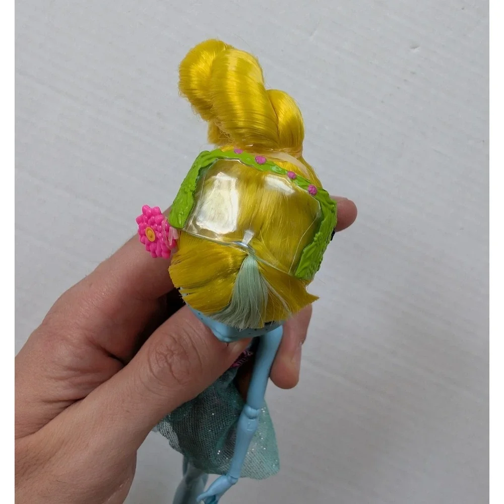 Monster High 13 Wishes Freshwater Lagoona Blue Doll Original Outfit Mattel